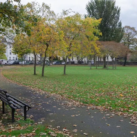 Maison d'hôtes Guestready - Charming House In Dublin